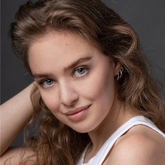 Emma Valev