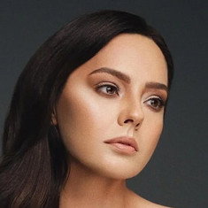 Ebru Gündeş