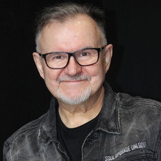 Hirek Wrona