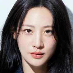 Claudia Kim