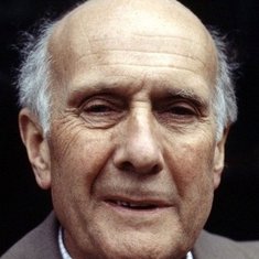 Geoffrey Chater