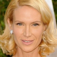 Kelly Lynch