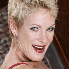 Julie Mandrews