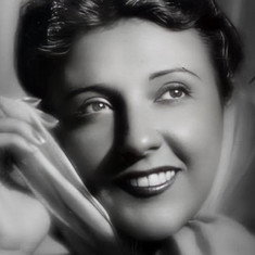 Ángeles Martínez