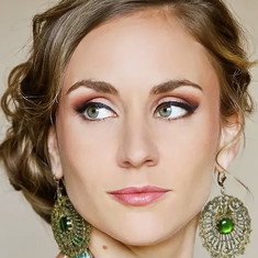 Antoinette Dennefeld