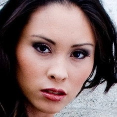 Wanita Tan