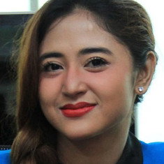 Dewi Persik
