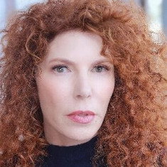 Jayne Hamil