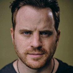 Robert Kazinsky