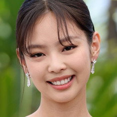 JENNIE