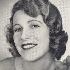 Renée Macready