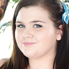 Holly Jayde