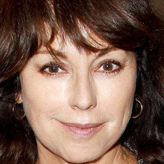 Julie Arnold