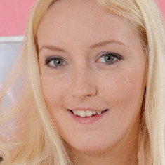 Bella Blond