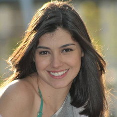 Verônica Debom