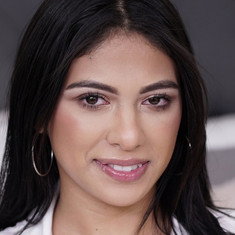 Reyna Belle
