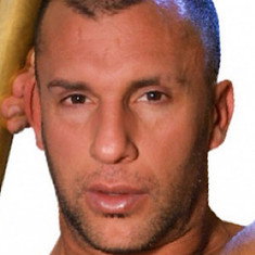 Óscar León