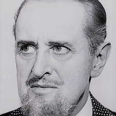 Taylor Holmes
