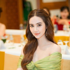 Huyền Lizzie