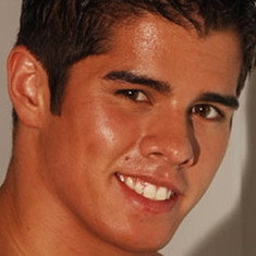 Derek Cruz