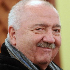 Robert Sturua
