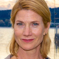 Astrid M. Fünderich