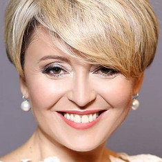 Anzhelika Varum