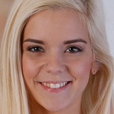 Halle Von