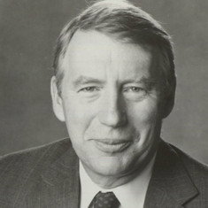 Robert MacNeil