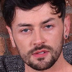 Jeze James