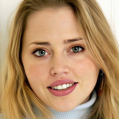 Estella Warren