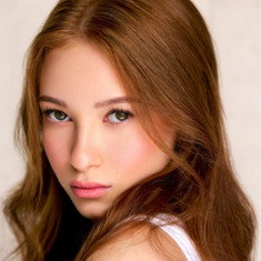 Caroline Elle Abrams