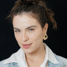 Isabela Melo