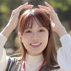 碓井せりな