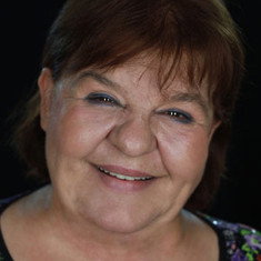 Defne Yalnız