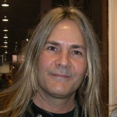 Carlos Cavazo