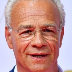 Klaus J. Behrendt