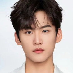 Daniel Zhou