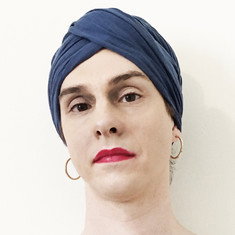 Gavilán Rayna Russom