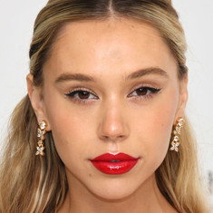 Alexis Ren