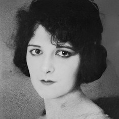 Vivian Rich