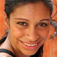 Emanuelle Diniz