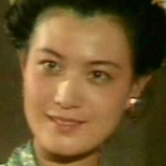 牟霞