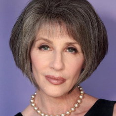 Bettina Devin