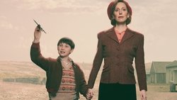 Ver Trailer serie My Mother and Other Strangers online Visionar Trailer de My Mother and Other Strangers serie online