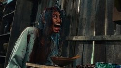 Menjelang Magrib 2: Wanita Yang di Rantai