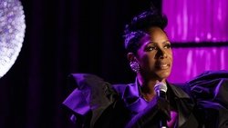 Sommore: Queen Chandelier