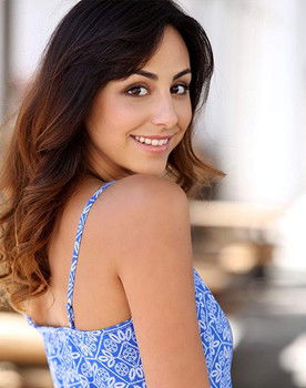 Rafaella Biscayn-Debest