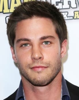 Dean Geyer