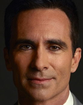 Nestor Carbonell